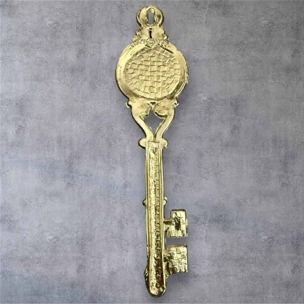 Vintage 1959 souvenir thermometer designed to look like a decorative key - Picture 3 of 4